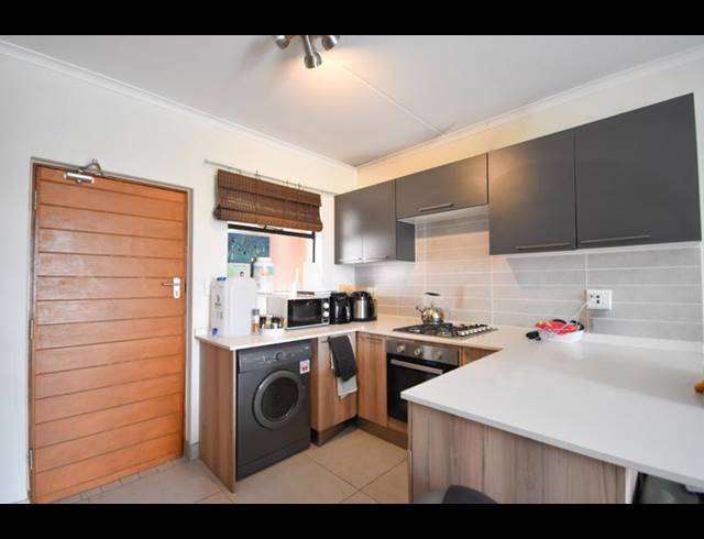 1 BEDROOM APARTMENT FOR SALE IN GOLDEN FIELDS ESTATE